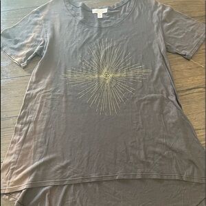 🌴 2/$12 SALE Sun & Shadow tee with gold foil design